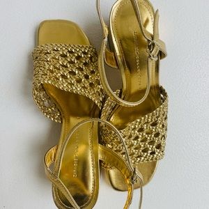 Zara Gold Metallic Heel             Metallic Gold Block Heel Women’s 38 (8-8.5)